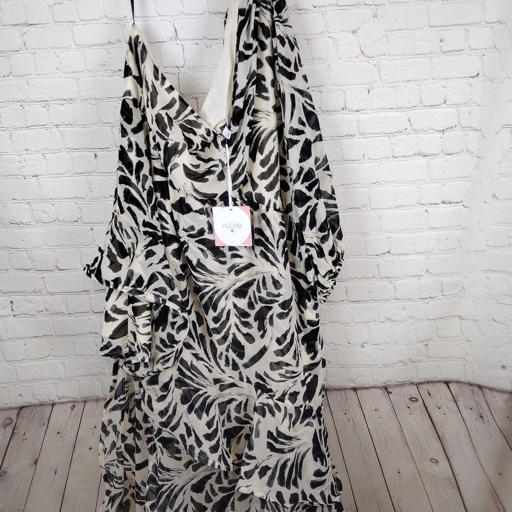 Alexis x Target Floral Ruffle One Shoulder Maxi - Picture 6 of 8